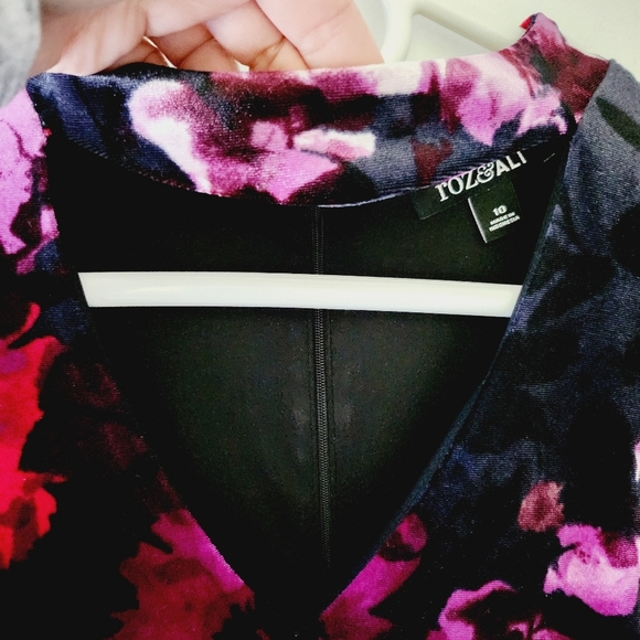 ROZ & ALI Crushed Velvet Floral Dress 3/4 sleeves - Picture 5 of 11